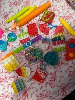 Rainbow Multicolor Kids Sensory Pop-It Keychain Set - Colorful Fidget Toys